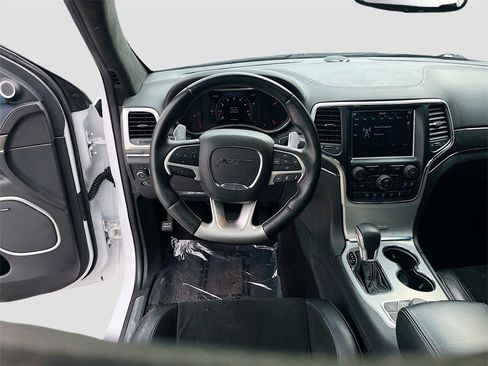 Used 2018 Jeep Grand Cherokee SRT image 22