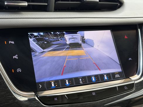 Used 2020 Cadillac XT6 Premium Luxury image 23