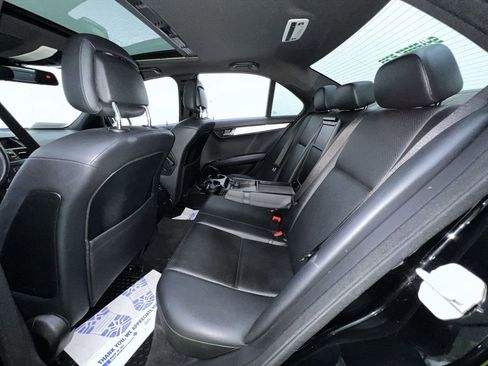 Used 2009 Mercedes-Benz C 300 Sport image 26