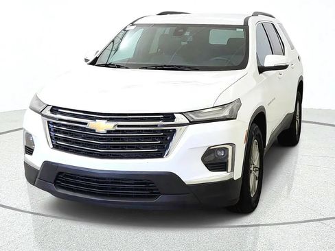 Used 2023 Chevrolet Traverse LT FWD image 3