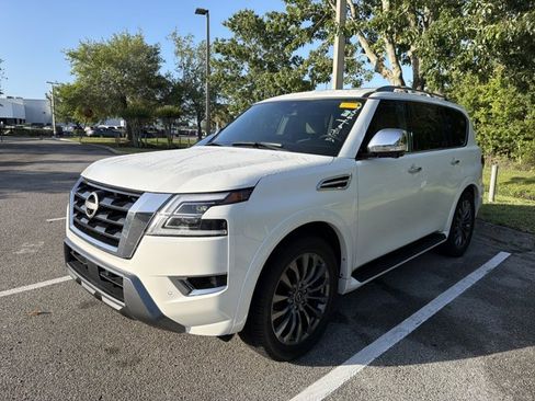 Used 2024 Nissan Armada Platinum w/ Captain's Chairs Package image 3