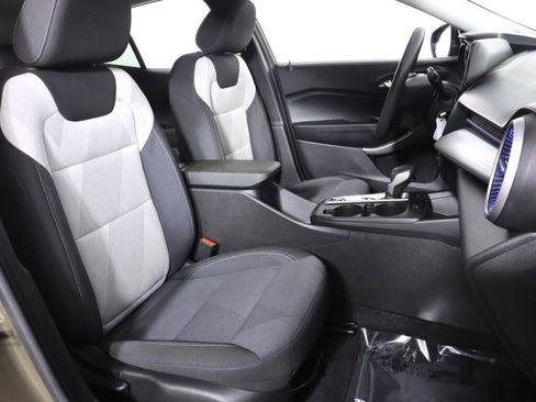 Used 2024 Chevrolet Trax LS FWD image 35
