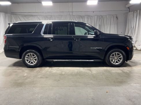 Used 2024 Chevrolet Suburban LT image 8
