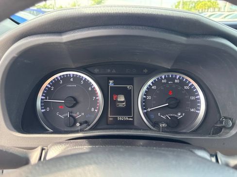 Used 2019 Toyota Highlander LE FWD image 31