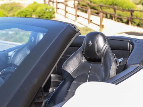Used 2015 Ferrari California T RWD image 24