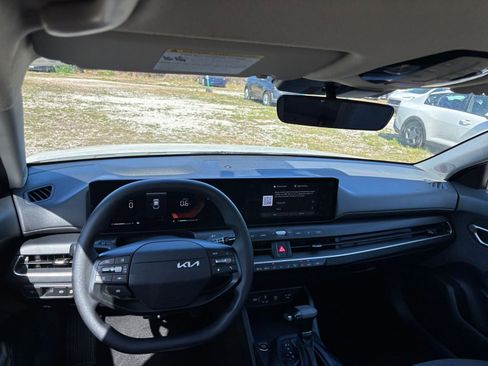 Used 2025 Kia K4 FWD image 35