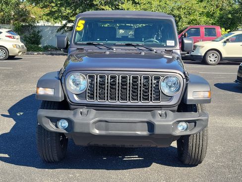 Used 2025 Jeep Wrangler Sport image 8