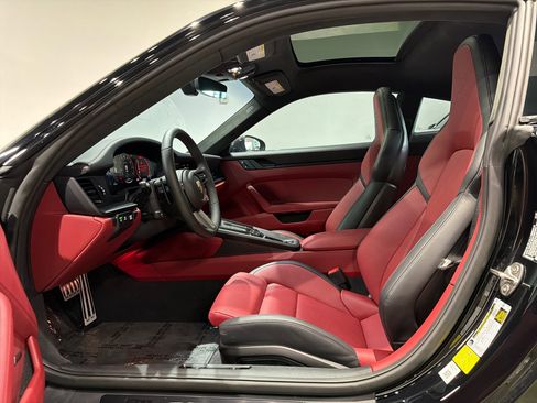 Used 2025 Porsche 911 GTS image 22