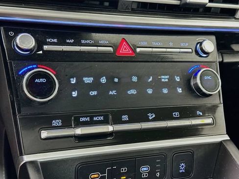 Certified 2024 Hyundai Santa Fe Limited AWD/4WD image 21