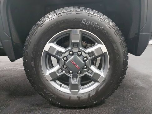 New 2026 GMC Sierra 2500 SLT w/ SLT Premium Package image 33