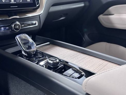 Certified 2026 Volvo XC60 B5 Plus AWD/4WD image 15