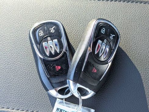 Used 2024 Buick Envista Preferred w/ Convenience II Package FWD image 28