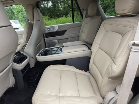 Used 2019 Lincoln Navigator Reserve AWD/4WD image 20