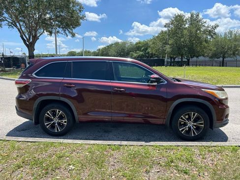 Used 2016 Toyota Highlander XLE FWD image 7