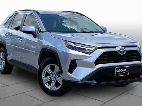 Certified 2022 Toyota RAV4 XLE w/ Convenience Package AWD/4WD image 3