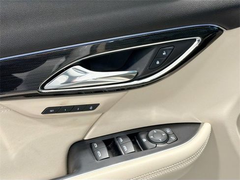 Used 2023 Buick Envision Essence image 14