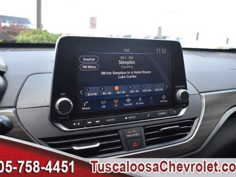 Used 2024 Nissan Altima 2.5 SV FWD image 32