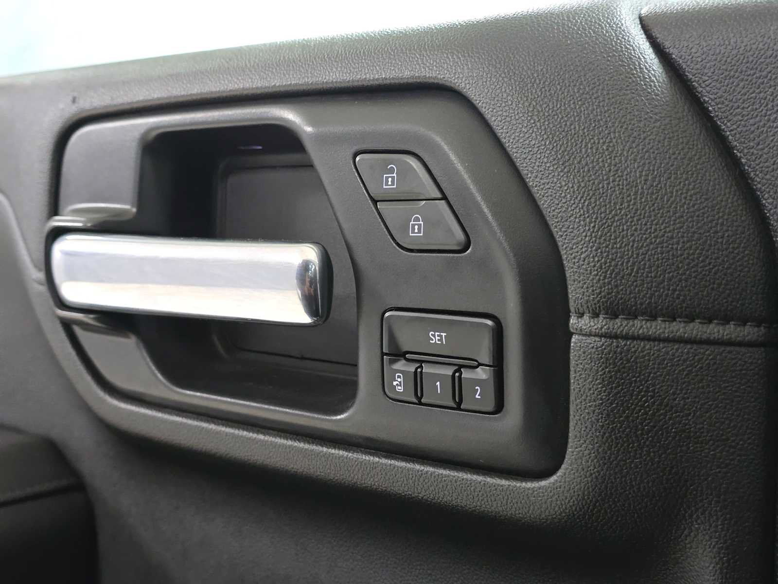 Used 2022 Chevrolet Silverado 3500 LTZ w/ Safety Package AWD/4WD image 23