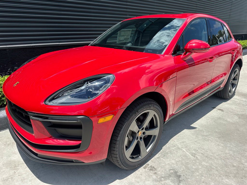 Used 2026 Porsche Macan AWD/4WD image 7