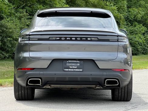 Certified 2024 Porsche Cayenne Coupe AWD/4WD image 8