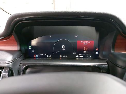 Used 2022 Lincoln Nautilus Reserve w/ Monochromatic Package image 19