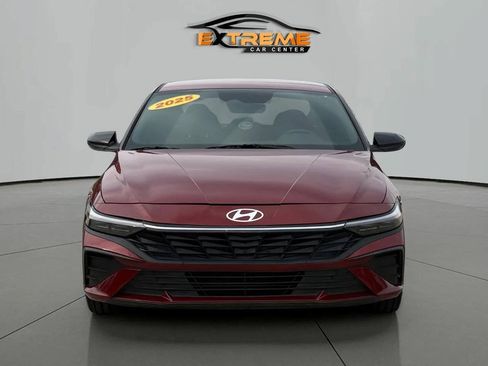 Used 2025 Hyundai Elantra Sport FWD image 9