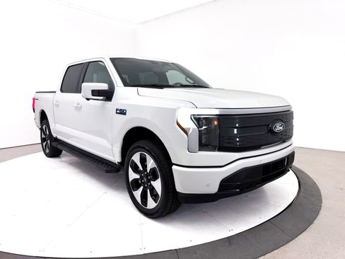 Used 2025 Ford F150 Lightning Platinum AWD/4WD image 12