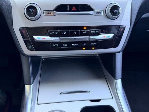Certified 2023 Ford Explorer XLT w/ Equipment Group 202A RWD image 28