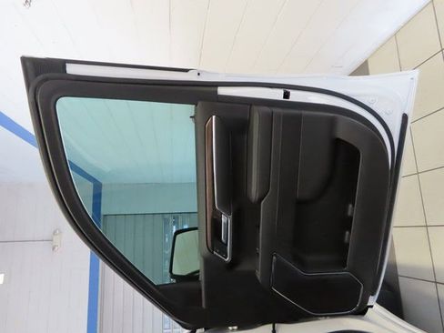 Used 2023 Chevrolet Silverado 1500 LT AWD/4WD image 30