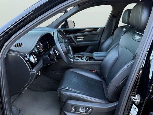 Used 2019 Bentley Bentayga AWD/4WD image 14