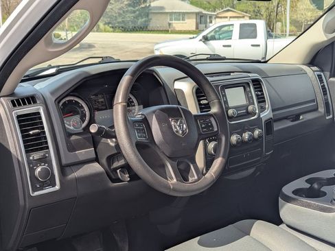 Used 2018 RAM 1500 Classic SLT AWD/4WD image 9