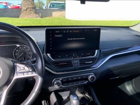Used 2023 Nissan Altima 2.5 SR w/ SR Premium Package AWD/4WD image 6