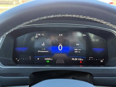 Used 2023 Volkswagen Tiguan SE R-Line image 31