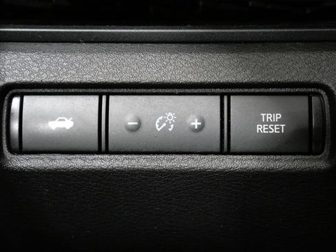 Used 2024 Nissan Altima 2.5 SV image 14