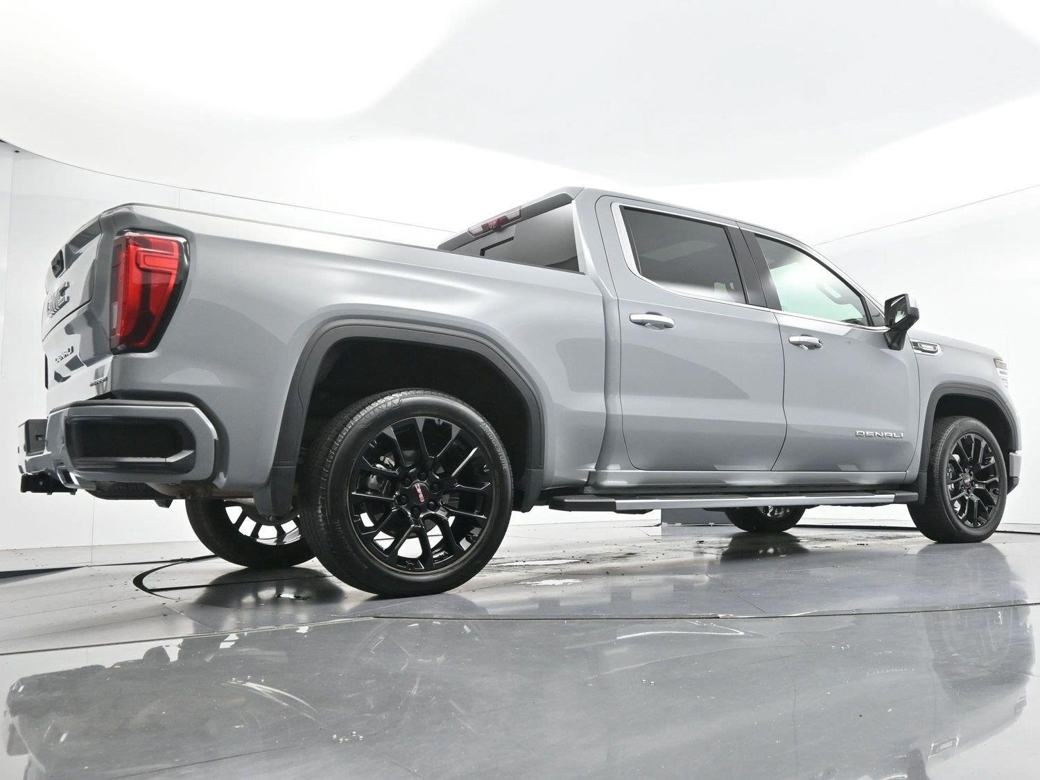 Used 2025 GMC Sierra 1500 Denali w/ Technology Package AWD/4WD image 50