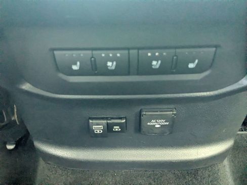 Used 2024 Toyota Tundra Platinum AWD/4WD image 16