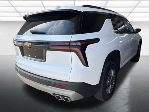 Certified 2024 Chevrolet Traverse LT image 2