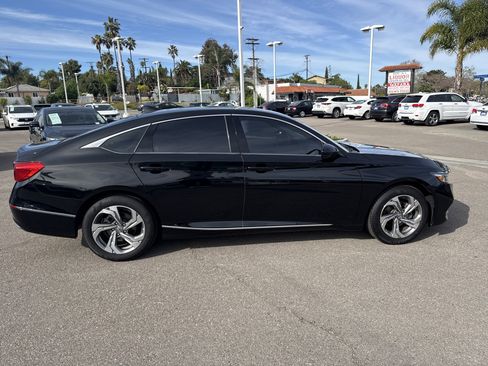 Certified 2018 Honda Accord EX image 6