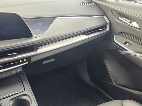 Used 2025 Cadillac XT4 Sport FWD image 20