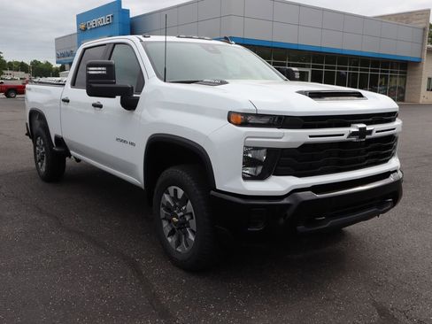 New 2026 Chevrolet Silverado 2500 Custom w/ Custom Value Package AWD/4WD image 2