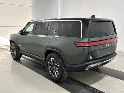 Used 2024 Rivian R1S Adventure image 3