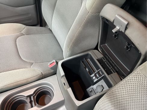 Used 2016 Nissan Frontier SV image 27