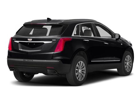 Used 2017 Cadillac XT5 Luxury w/ Driver Awareness Package AWD/4WD image 2