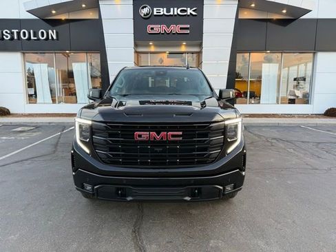 Used 2025 GMC Sierra 1500 Elevation w/ Elevation Premium Package image 6