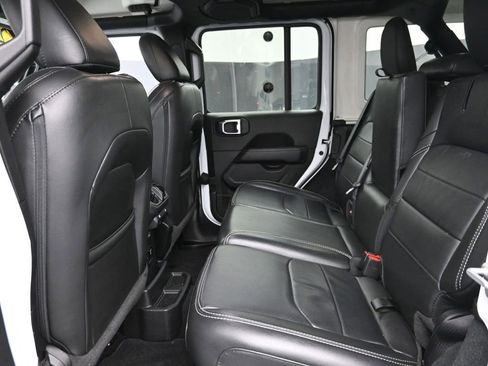 Used 2022 Jeep Wrangler Unlimited Sahara w/ Cold Weather Group image 11