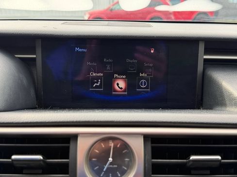 Used 2016 Lexus IS 200t RWD image 21
