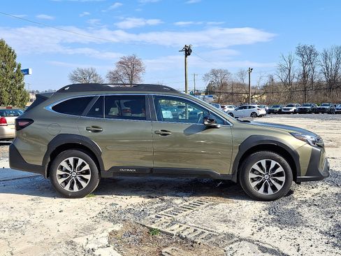 Certified 2025 Subaru Outback Limited AWD/4WD image 9