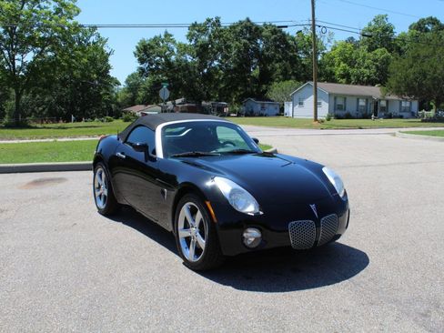 Used 2009 Pontiac Solstice Convertible w/ Preferred Package RWD image 3