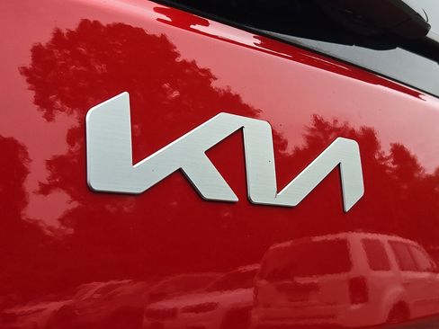 Used 2023 Kia Soul LX w/ LX Technology Package FWD image 28