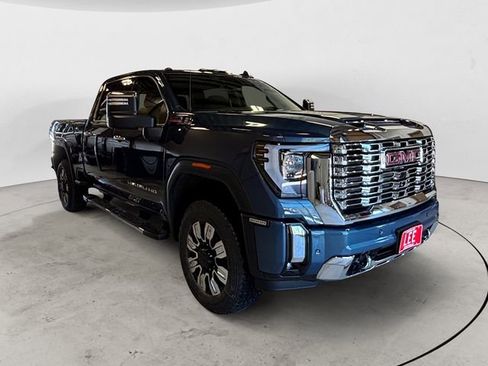 New 2026 GMC Sierra 2500 Denali AWD/4WD image 8